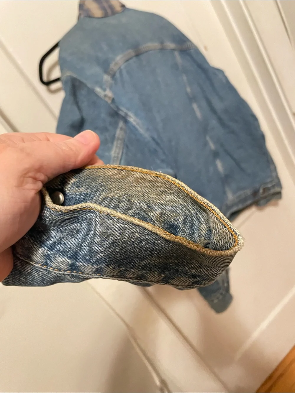 Levi's Light Blue Denim Trucker Jacket with Plaid heavy Lining